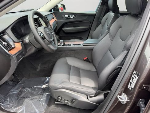 Certified 2024 Volvo XC60 B5 Plus w/ Protection Package Premier AWD/4WD image 16