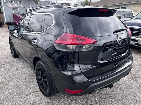 Used 2018 Nissan Rogue SV w/ Premium Package FWD image 5