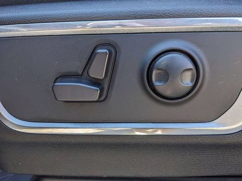Used 2022 RAM 1500 Laramie AWD/4WD image 13