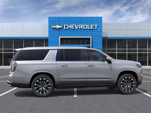 New 2026 Chevrolet Suburban High Country image 29
