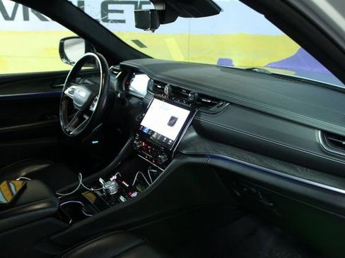 Used 2021 Jeep Grand Cherokee L Overland w/ Advanced Protech Group III image 12