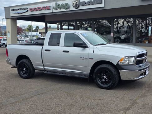 Used 2017 RAM 1500 ST w/ SXT Appearance Group image 3
