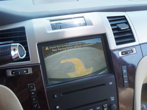 Used 2008 Cadillac Escalade AWD image 8