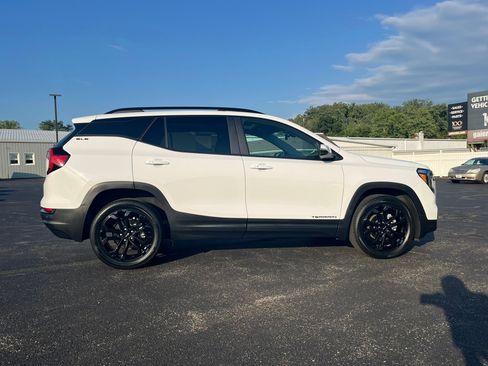 Used 2022 GMC Terrain SLE w/ Driver Convenience Package image 13