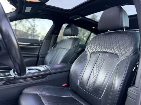 Used 2021 BMW 740i w/ M Sport Package image 12