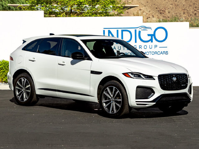 Certified 2025 Jaguar F-PACE R-Dynamic S AWD/4WD image 4