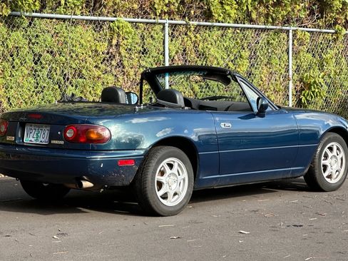 Used 1997 MAZDA MX-5 Miata image 4