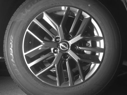 Used 2023 Nissan Rogue S image 13
