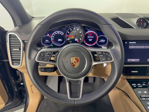 Certified 2023 Porsche Cayenne AWD/4WD image 10
