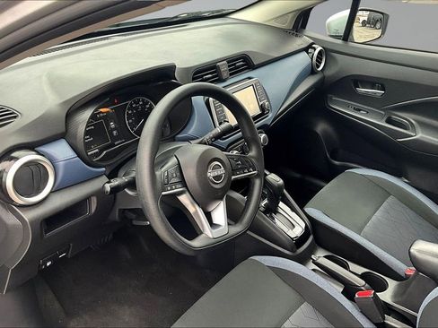 Used 2025 Nissan Versa SV FWD image 18