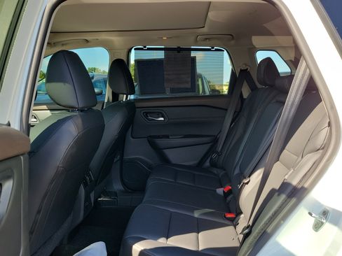 Certified 2023 Nissan Rogue SV w/ SV Premium B Package FWD image 12