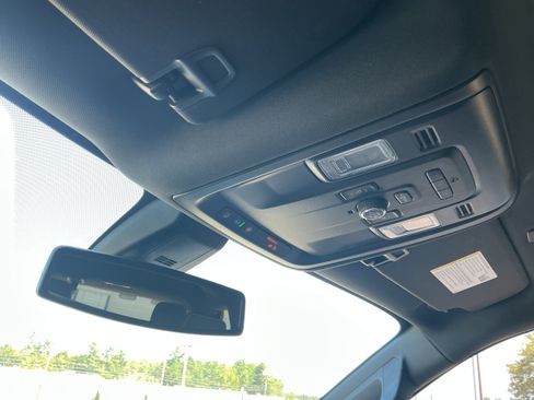 Certified 2021 GMC Yukon AT4 w/ Technology Package AWD/4WD image 8