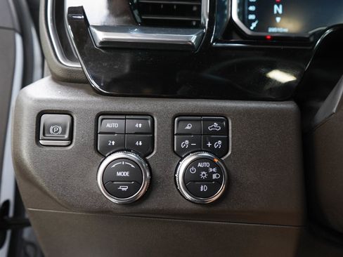 Used 2023 GMC Sierra 1500 SLT AWD/4WD image 27