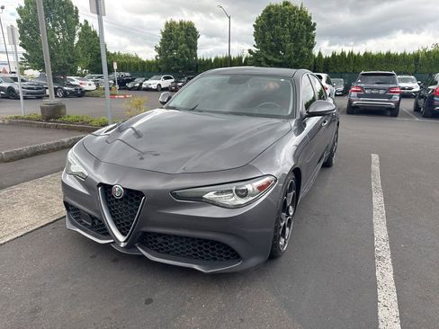 Used 2019 Alfa Romeo Giulia Ti Sport w/ Quick Order Package 22U Sport RWD image 1