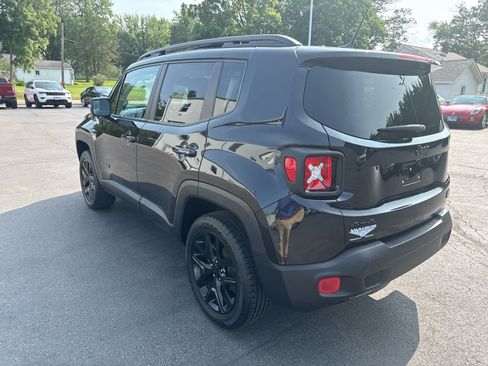 Used 2016 Jeep Renegade Latitude AWD/4WD image 5