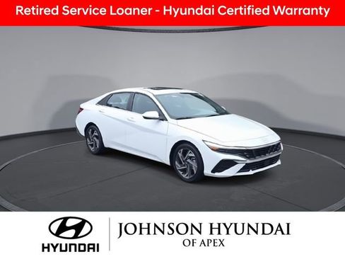 Used 2025 Hyundai Elantra SEL w/ Cargo Package image 2