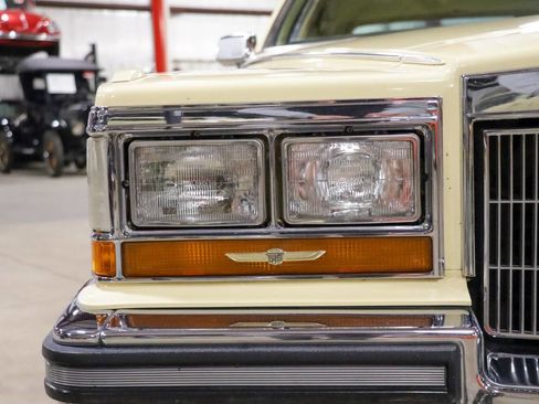 Used 1986 Cadillac Brougham Brougham image 32