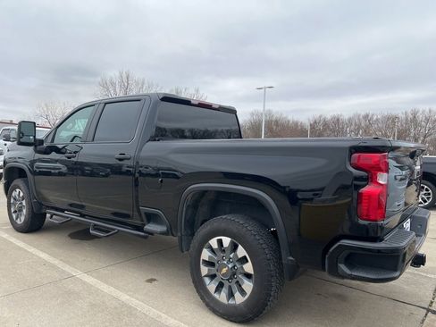 Used 2023 Chevrolet Silverado 2500 Custom w/ Custom Value Package image 5