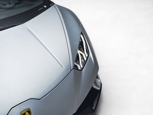 Used 2019 Lamborghini Huracan Performante AWD/4WD image 23
