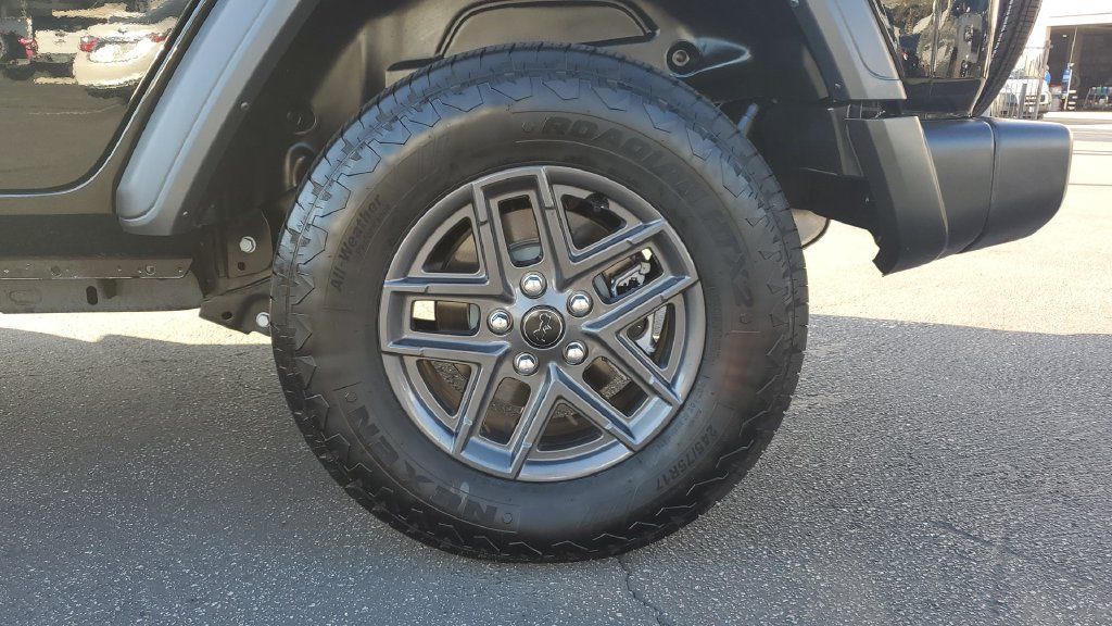 Used 2024 Jeep Wrangler Unlimited Sport AWD/4WD image 6