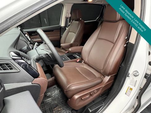 Used 2025 Honda Odyssey Touring image 4