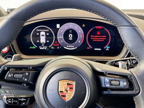 Certified 2025 Porsche Cayenne image 13