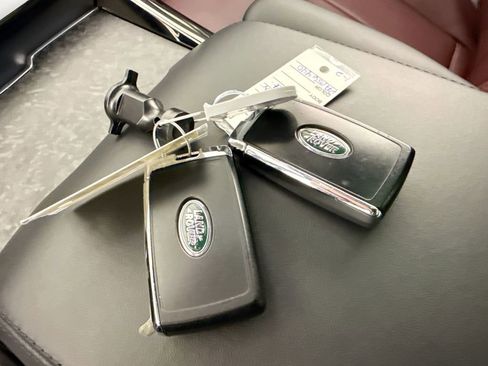 Used 2023 Land Rover Range Rover Sport SE Dynamic image 17