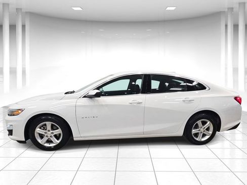 Used 2024 Chevrolet Malibu LT image 2