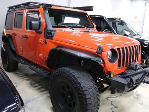 Used 2019 Jeep Wrangler Unlimited Sport image 3
