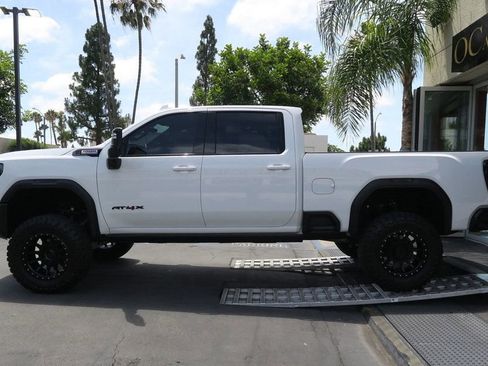 Used 2025 GMC Sierra 2500 AT4X AWD/4WD image 5