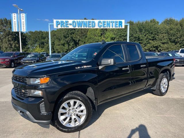 Used 2020 Chevrolet Silverado 1500 Custom w/ Custom Value Package RWD image 2