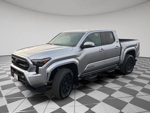 Used 2025 Toyota Tacoma SR5 image 15