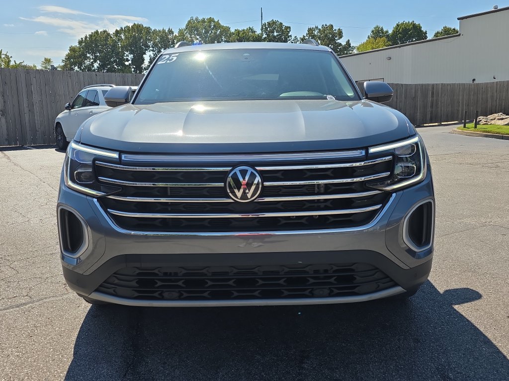 Used 2025 Volkswagen Atlas SE AWD/4WD image 8