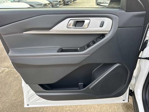 New 2026 Ford Explorer Active w/ Active Comfort Package image 19