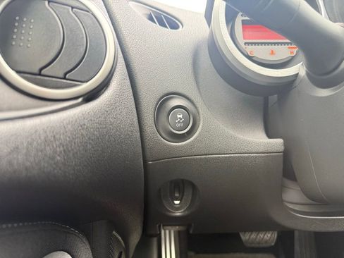 Used 2019 Nissan 370Z w/ Sport Package image 26