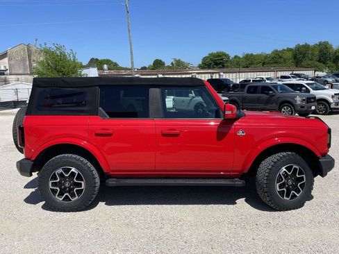 Used 2022 Ford Bronco Outer Banks AWD/4WD image 2