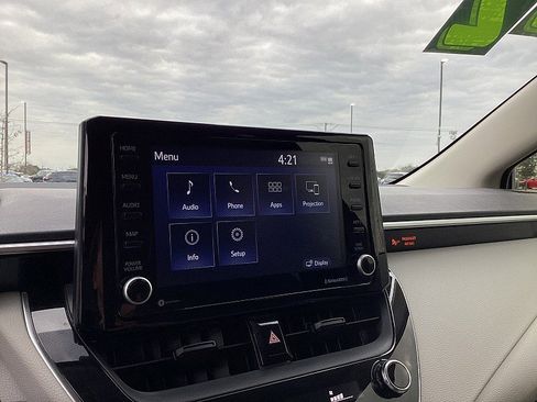 Used 2022 Toyota Corolla LE image 11