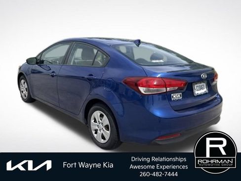 Used 2017 Kia Forte LX FWD image 3