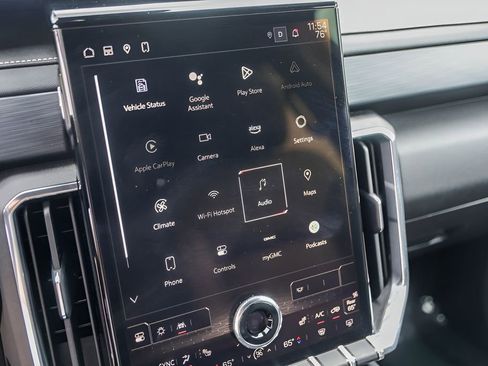 Used 2024 GMC Acadia Elevation image 19