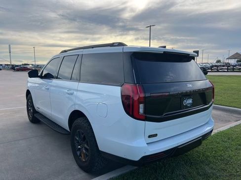 Used 2025 Ford Expedition Tremor AWD/4WD image 6