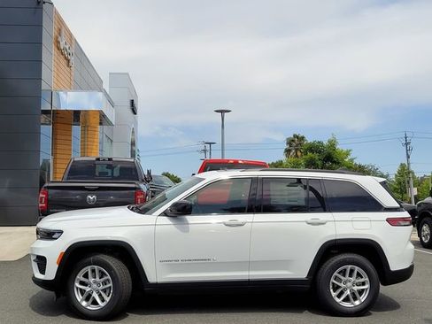 New 2026 Jeep Grand Cherokee Laredo X AWD/4WD image 7