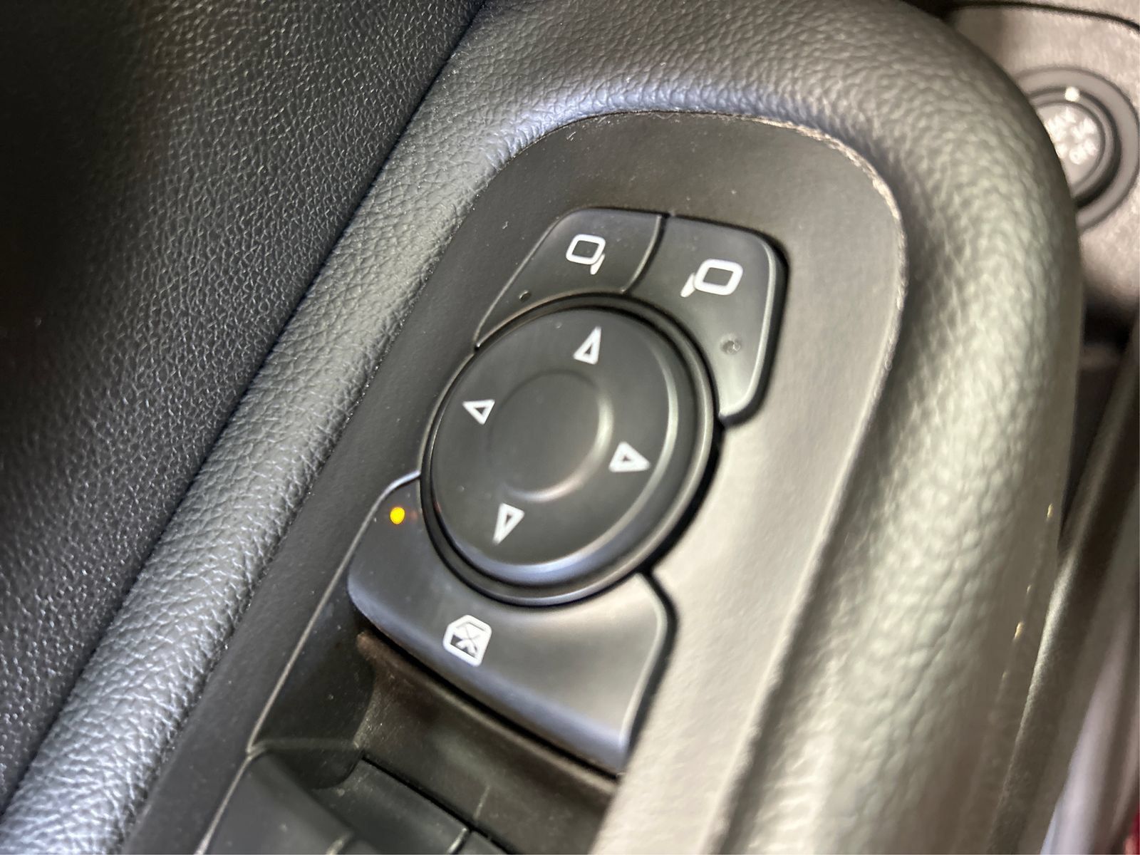 Used 2024 GMC Terrain AT4 w/ Tech Package AWD/4WD image 33