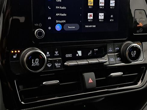 Used 2024 Toyota Highlander XSE image 24