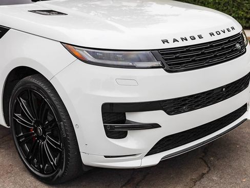 Used 2024 Land Rover Range Rover Sport Dynamic SE AWD/4WD image 9