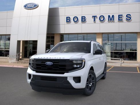 New 2025 Ford Expedition Active image 2