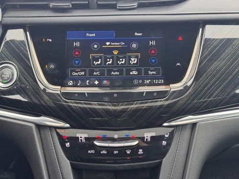 Used 2021 Cadillac XT6 Premium Luxury image 19
