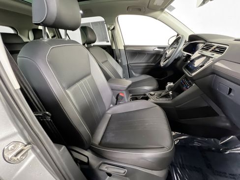 Used 2022 Volkswagen Tiguan SE image 27