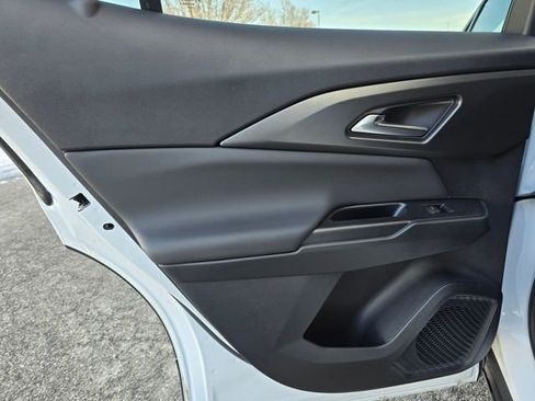 Used 2026 Chevrolet Equinox EV LT image 37