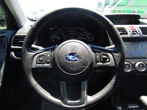 Used 2018 Subaru Forester 2.5i Touring AWD/4WD image 16