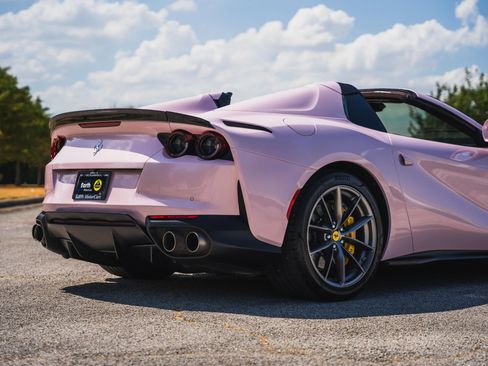 Used 2021 Ferrari 812 GTS RWD image 18